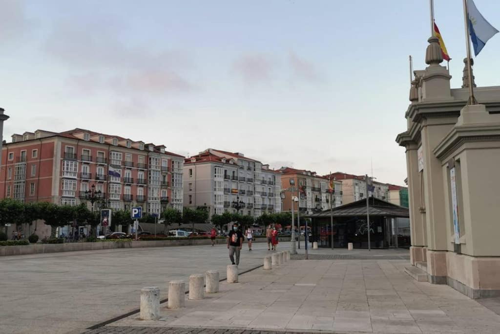 Acogedor Apartamento En El Centro De Santander Apartment Luaran gambar