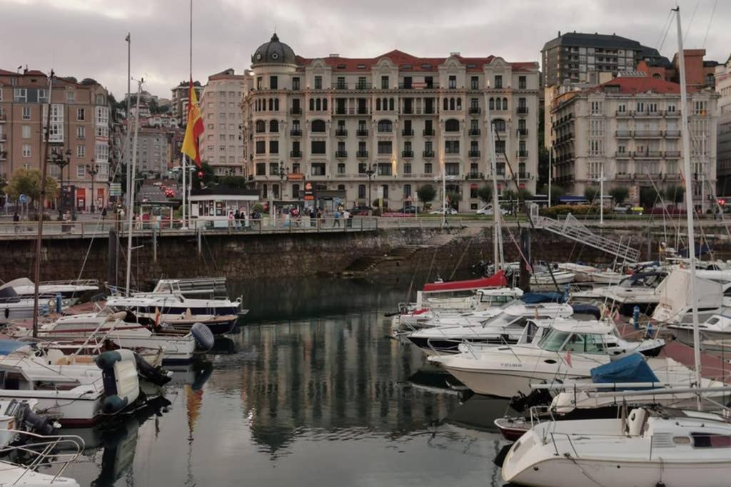 Acogedor Apartamento En El Centro De Santander Apartment Luaran gambar